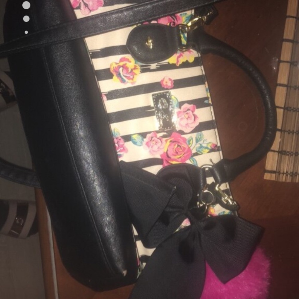 Betsey johnson purse